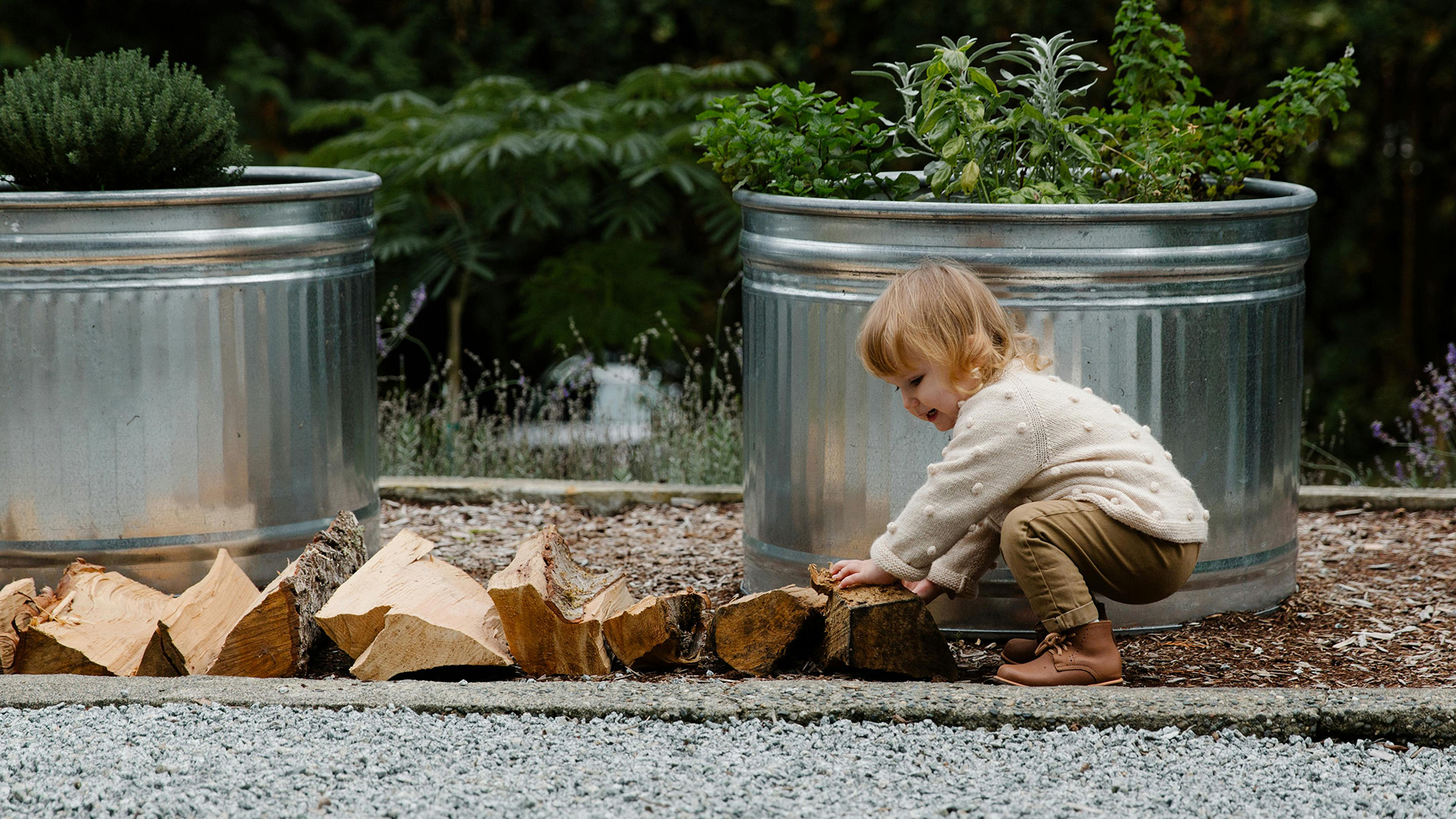 Designing the Perfect Kid-Friendly Garden: Balancing Fun and Aesthetics